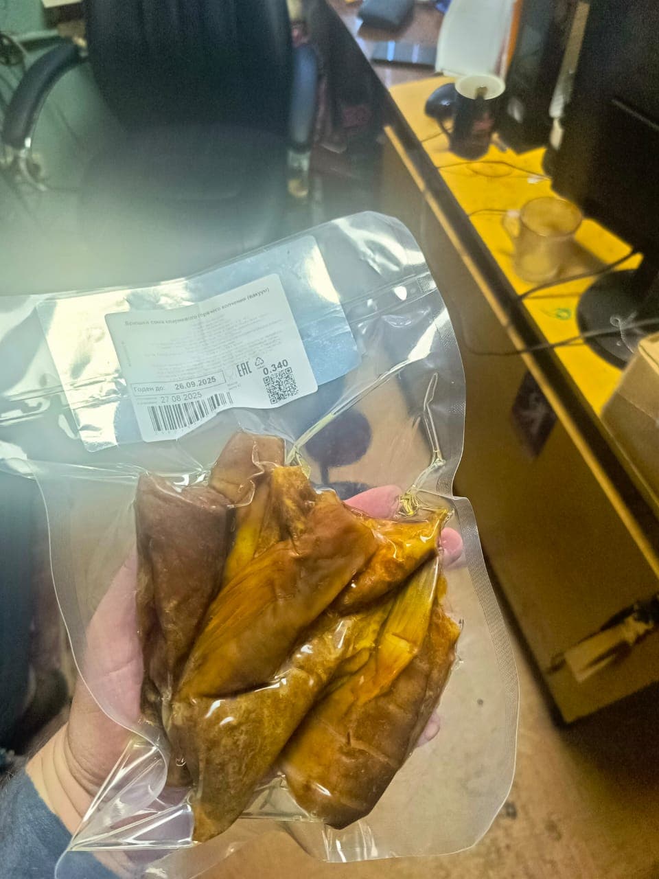 Превью товара Брюшки сома клариевого горячего копчения (вакуум) #3